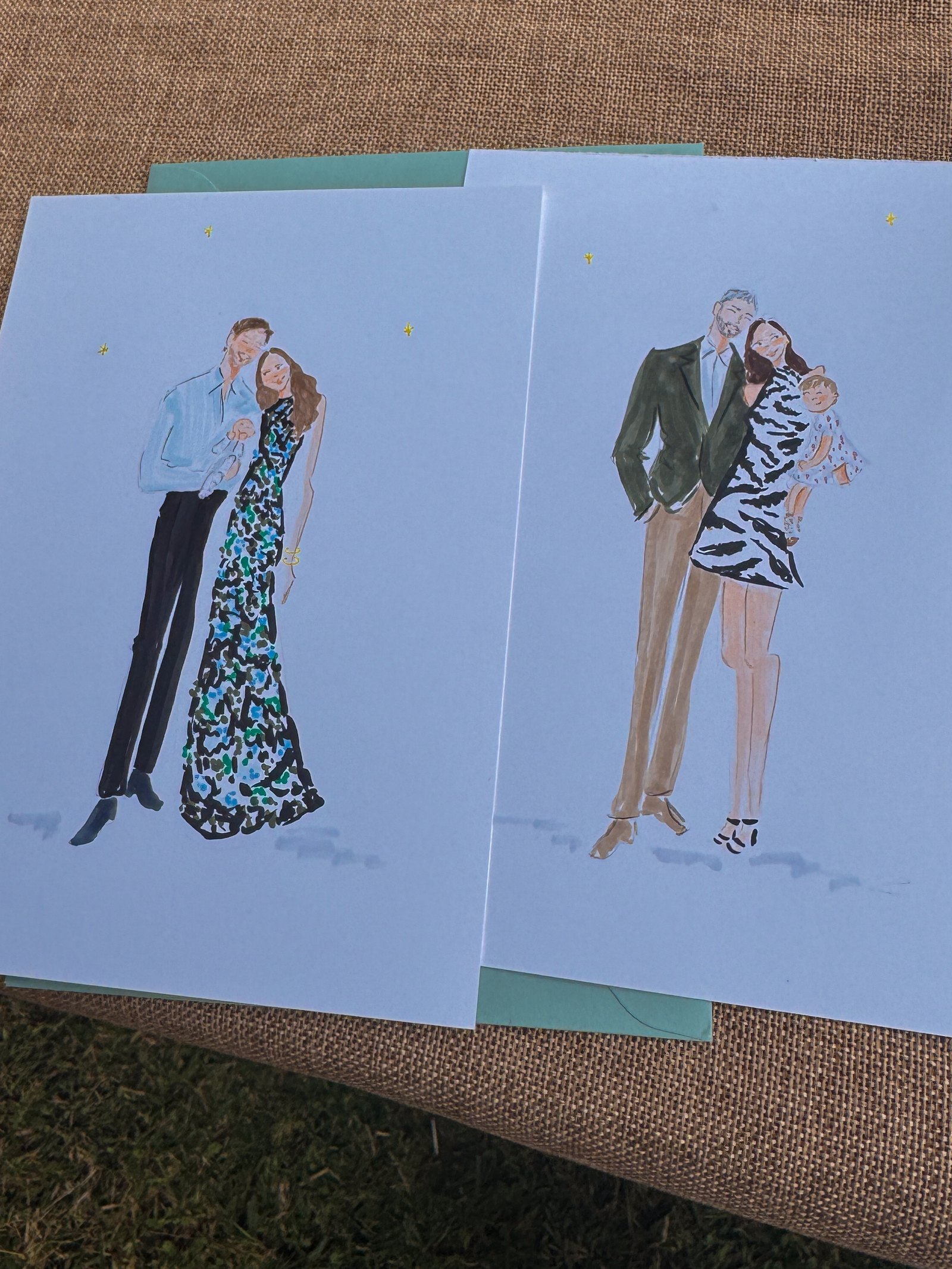 Dos retratos de invitados terminados durante la boda