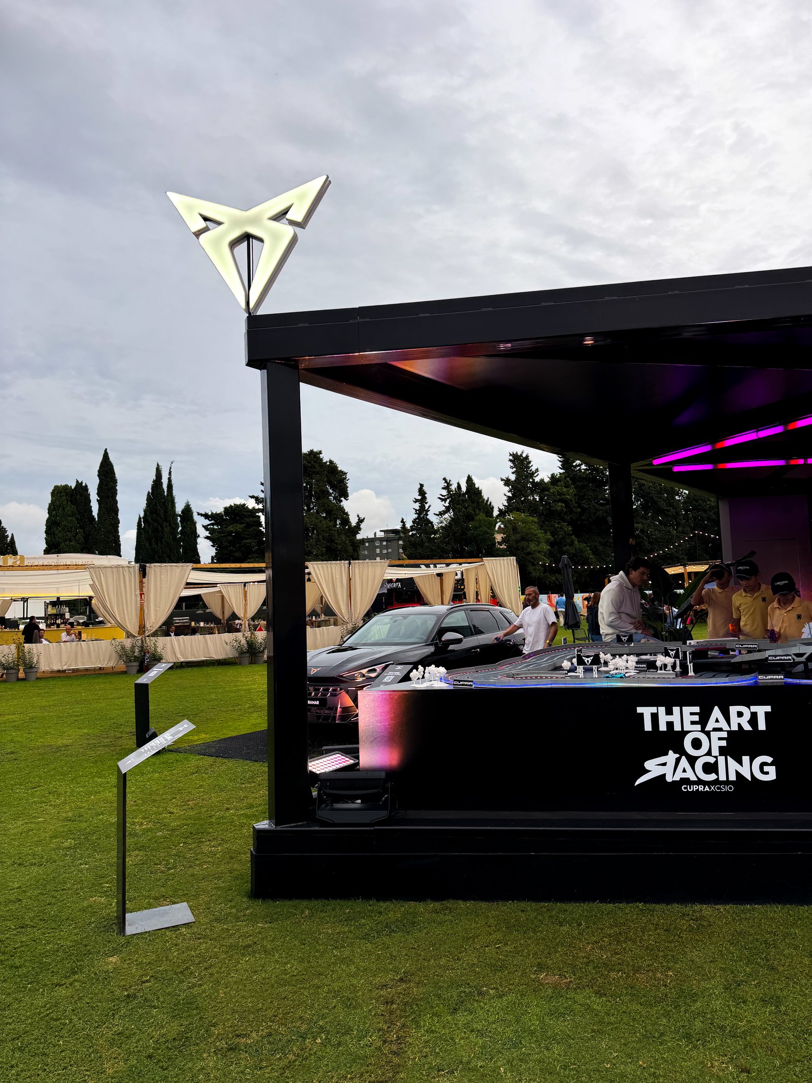Ambiente del espacio CUPRA durante el CSIO Barcelona en el Real Club de Polo